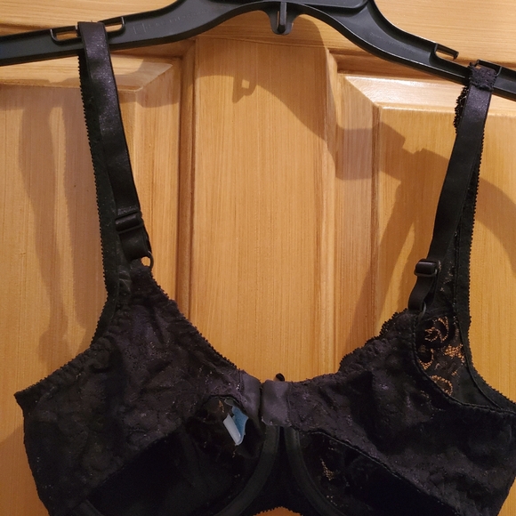 Bra 34c Playtex secrets black underwire lace  no padding - Picture 2 of 3